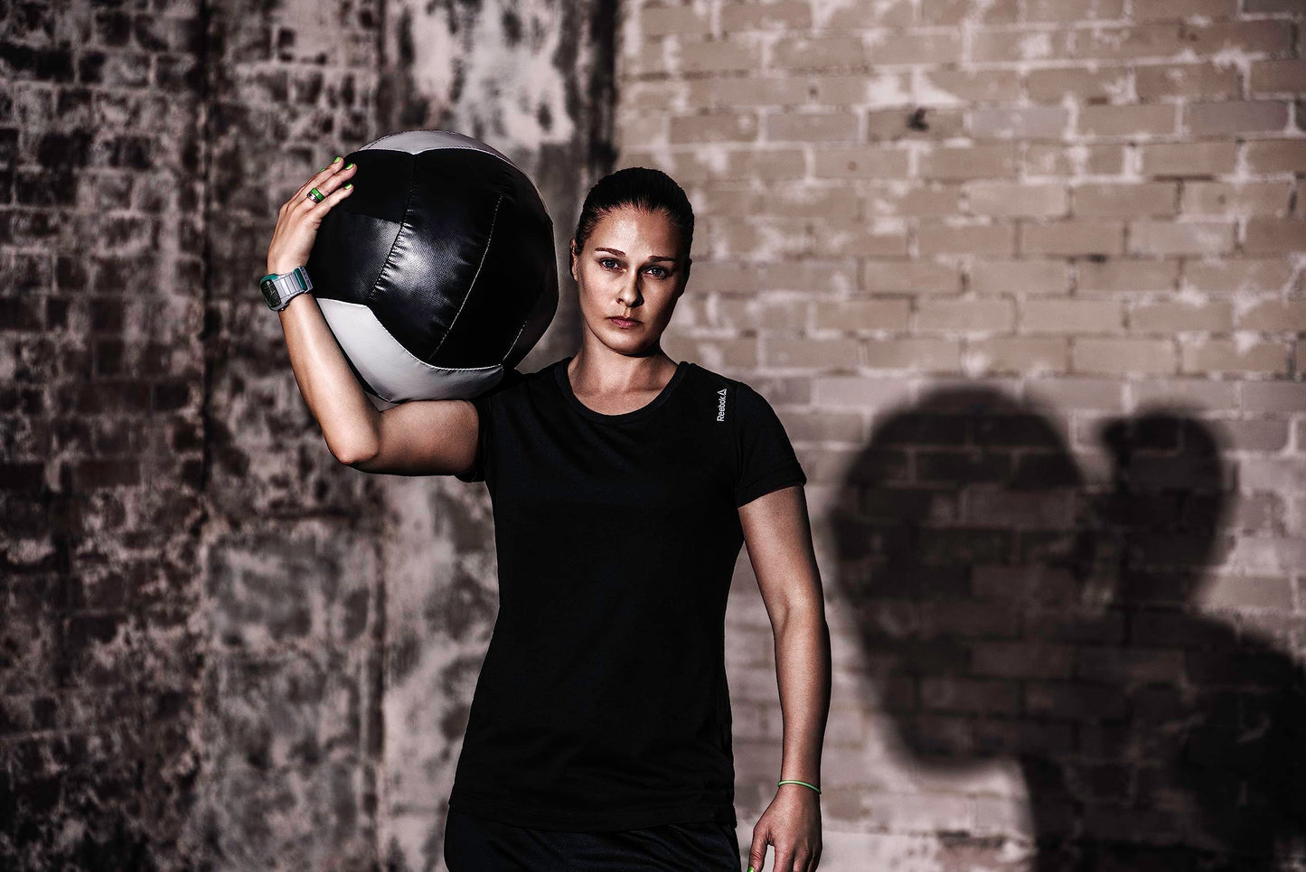 Dynamax 18LB Soft-Shell Medicine Ball Black/Red